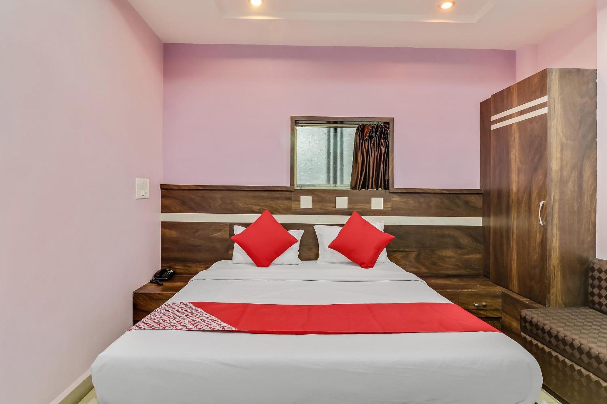 OYO 48685 Hotel Royal Raj Nandgaon Buitenkant foto