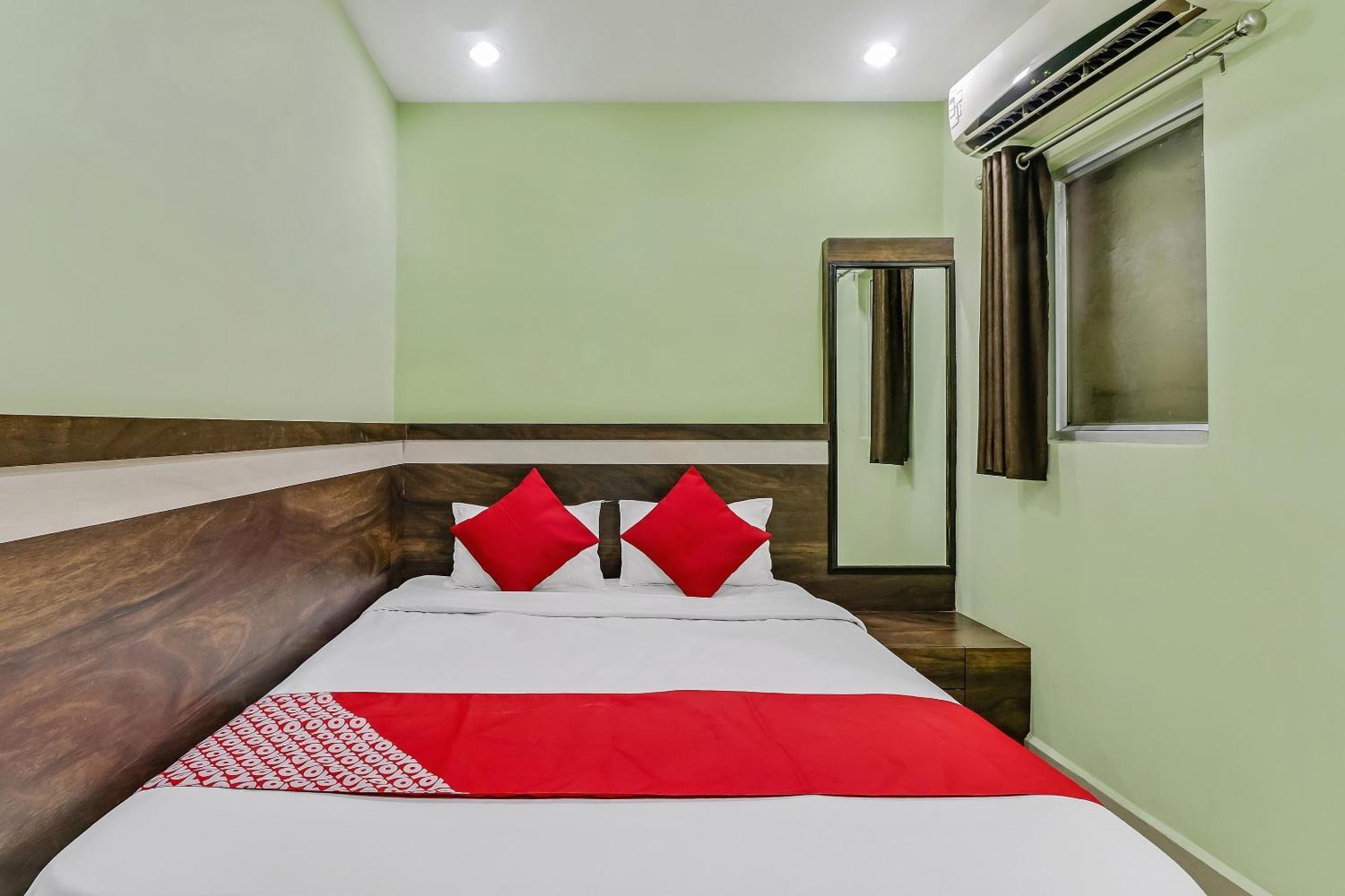 OYO 48685 Hotel Royal Raj Nandgaon Buitenkant foto